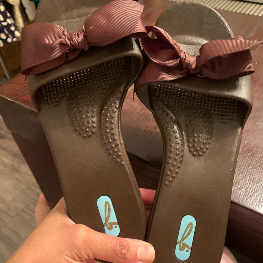 Oka B sandals size m/l 8-8.5 NWOT